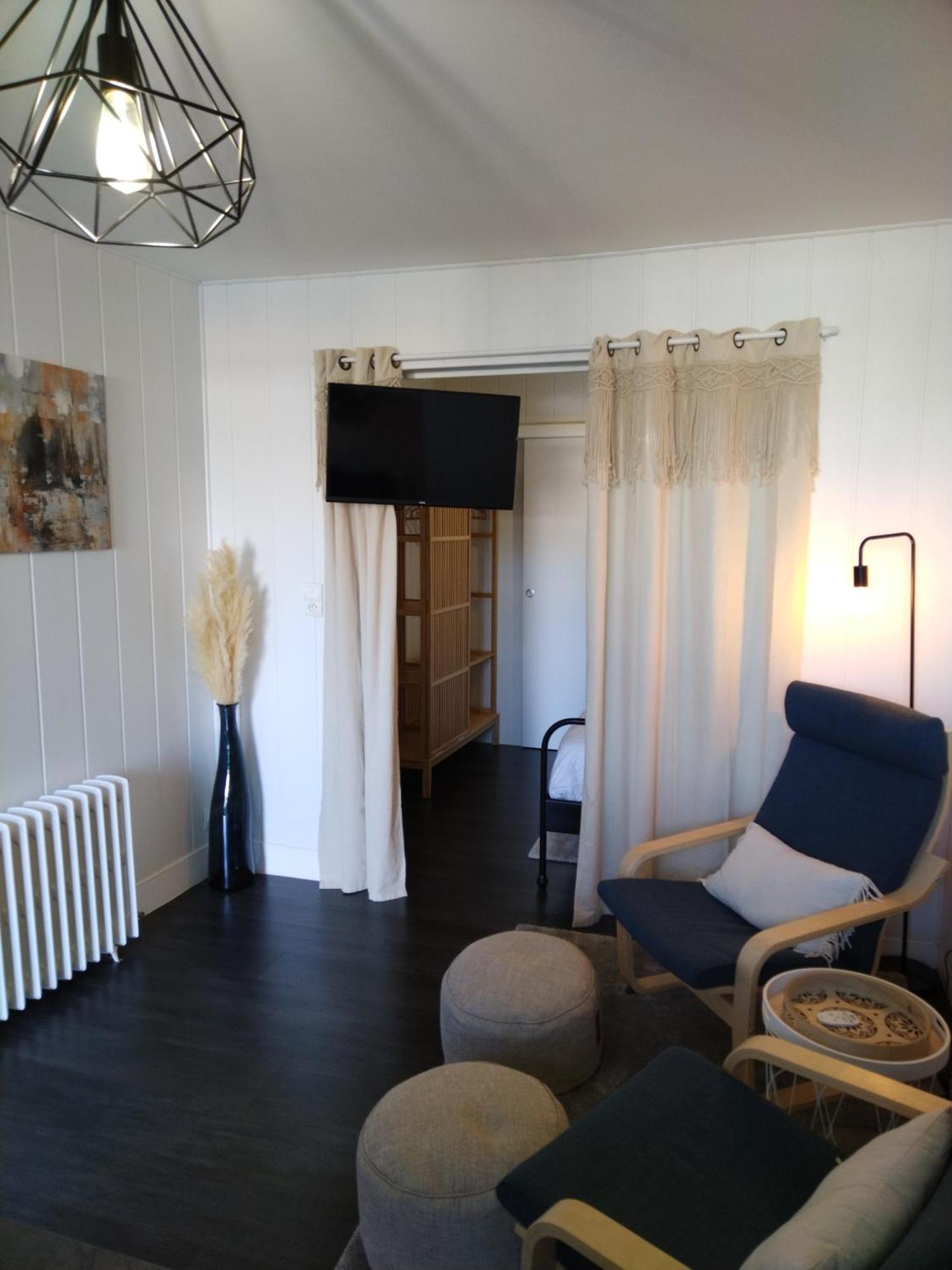 Studio, La Terrasse D'Isa 多勒 外观 照片
