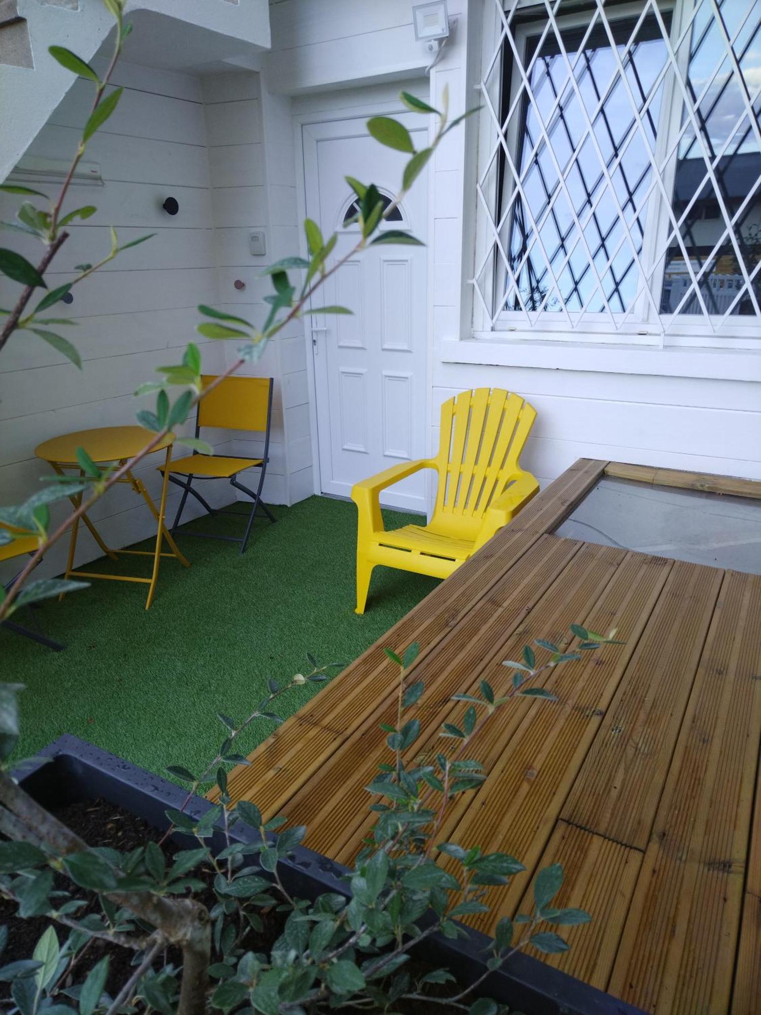 Studio, La Terrasse D'Isa 多勒 外观 照片